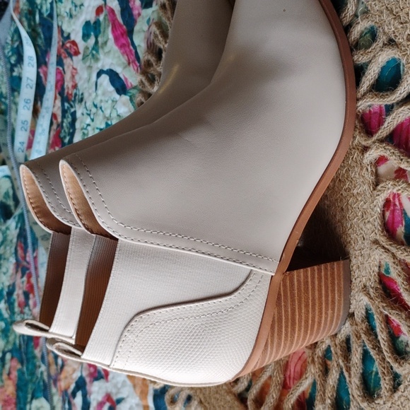 DOLCE VITA BOOTIES - Picture 2 of 5